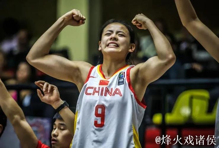 郑薇点名表扬杨舒予:攻防都有长进 在持续进步 郑薇点名表扬杨舒予:攻防都有长进 在持续进步