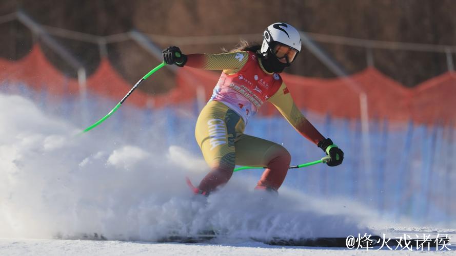 2025—2026赛季全国高山滑雪锦标赛在内蒙古火热进行